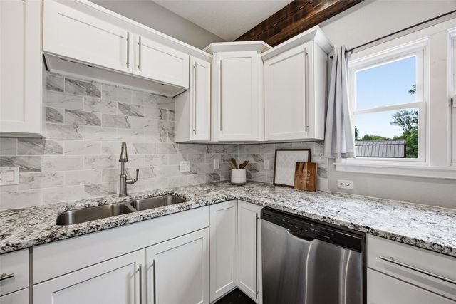 2112 F Street, Iowa City, IA 52245
