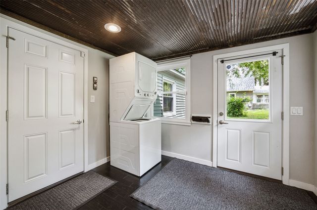 2112 F Street, Iowa City, IA 52245
