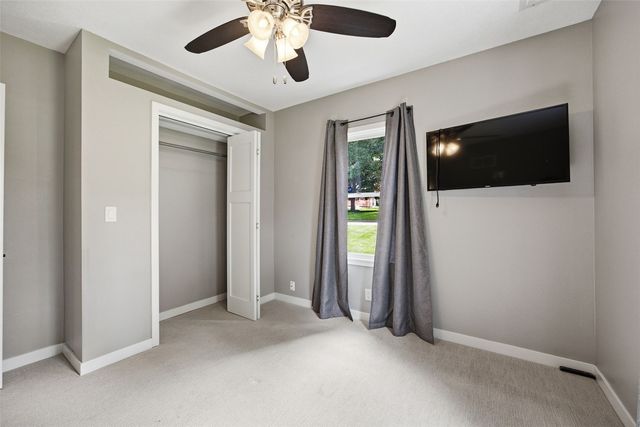 2112 F Street, Iowa City, IA 52245