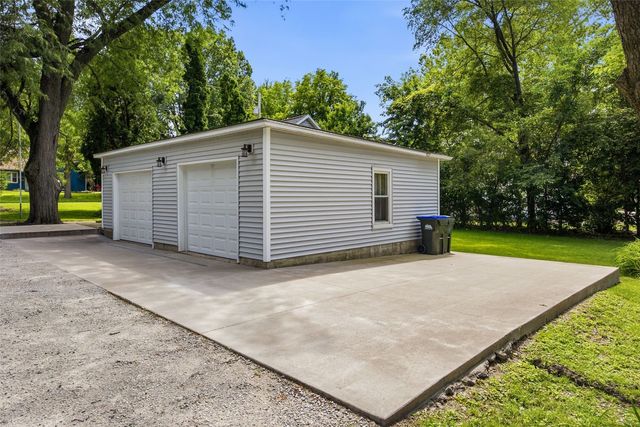 2112 F Street, Iowa City, IA 52245