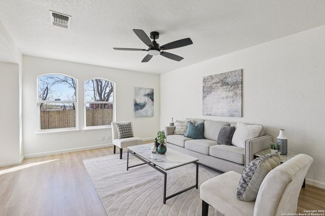 6210 outlook, San Antonio, TX 78233