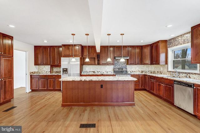 6408 MARYVIEW ST, Alexandria, VA 22310