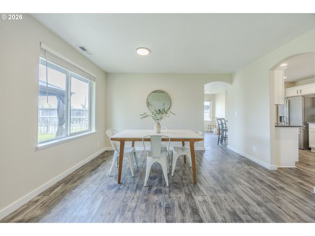 1580 IRON HORSE Rd, Eugene, OR 97402