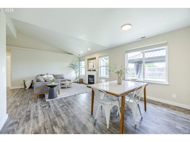 1580 IRON HORSE Rd, Eugene, OR 97402