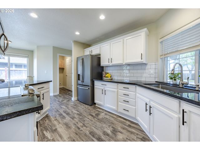 1580 IRON HORSE Rd, Eugene, OR 97402