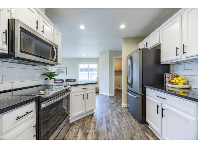 1580 IRON HORSE Rd, Eugene, OR 97402