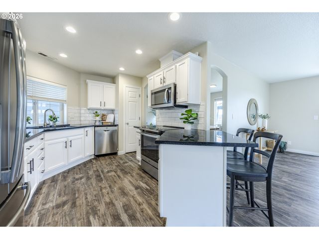 1580 IRON HORSE Rd, Eugene, OR 97402
