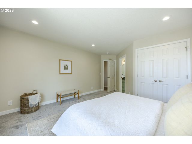 1580 IRON HORSE Rd, Eugene, OR 97402