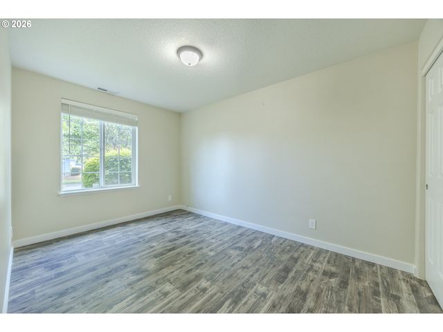 1580 IRON HORSE Rd, Eugene, OR 97402