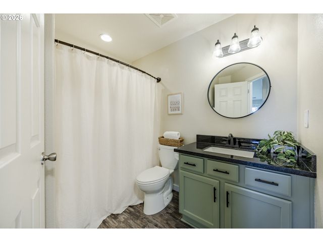 1580 IRON HORSE Rd, Eugene, OR 97402