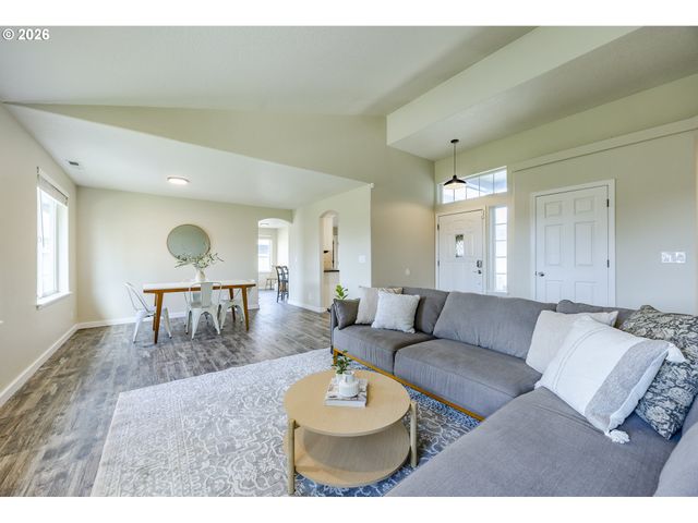 1580 IRON HORSE Rd, Eugene, OR 97402