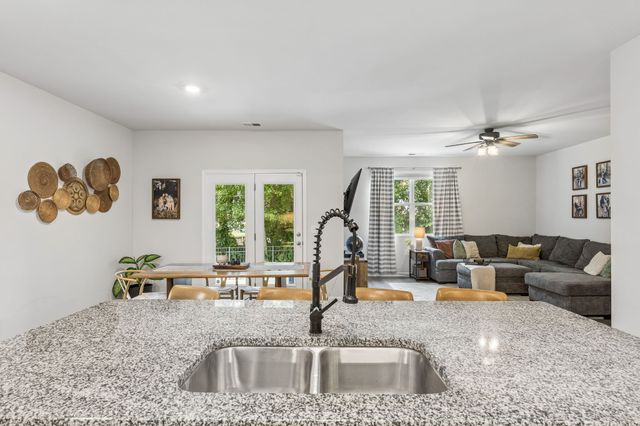 1230 Sylvan Park Dr, Spring Hill, TN 37174