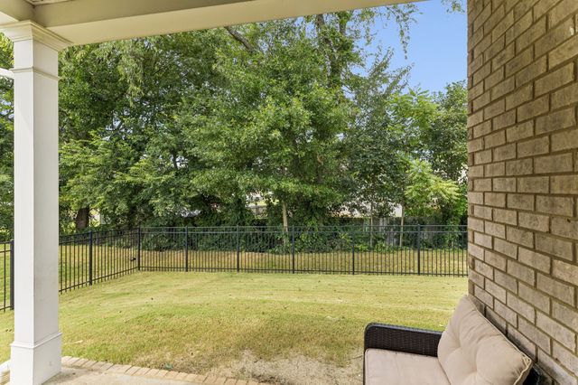 1230 Sylvan Park Dr, Spring Hill, TN 37174