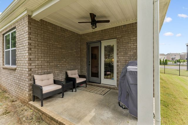 1230 Sylvan Park Dr, Spring Hill, TN 37174
