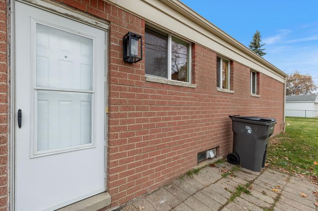 19631 Williamson Street, Clinton Township, MI 48035