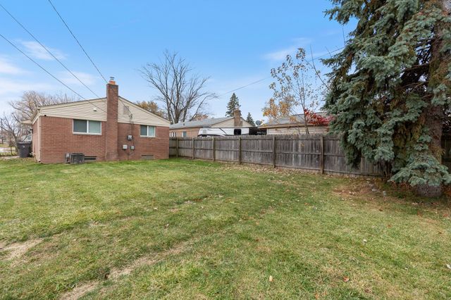 19631 Williamson Street, Clinton Township, MI 48035