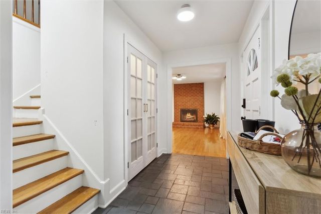 476 Elizabeth Lake DR, Hampton, VA 23669