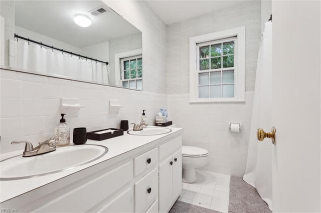 476 Elizabeth Lake DR, Hampton, VA 23669
