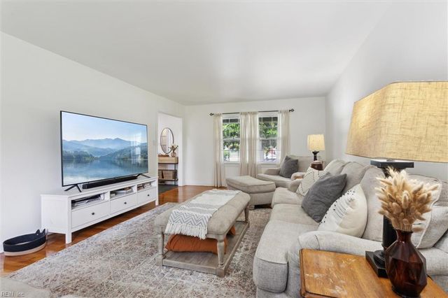 476 Elizabeth Lake DR, Hampton, VA 23669