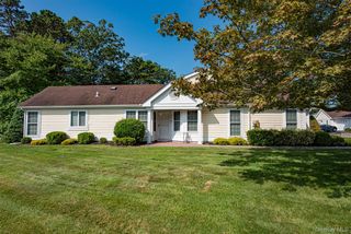 25 Douglaston Court, Ridge, NY 11961
