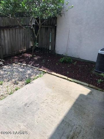 105 Williamsburg Circle B, Lafayette, LA 70508