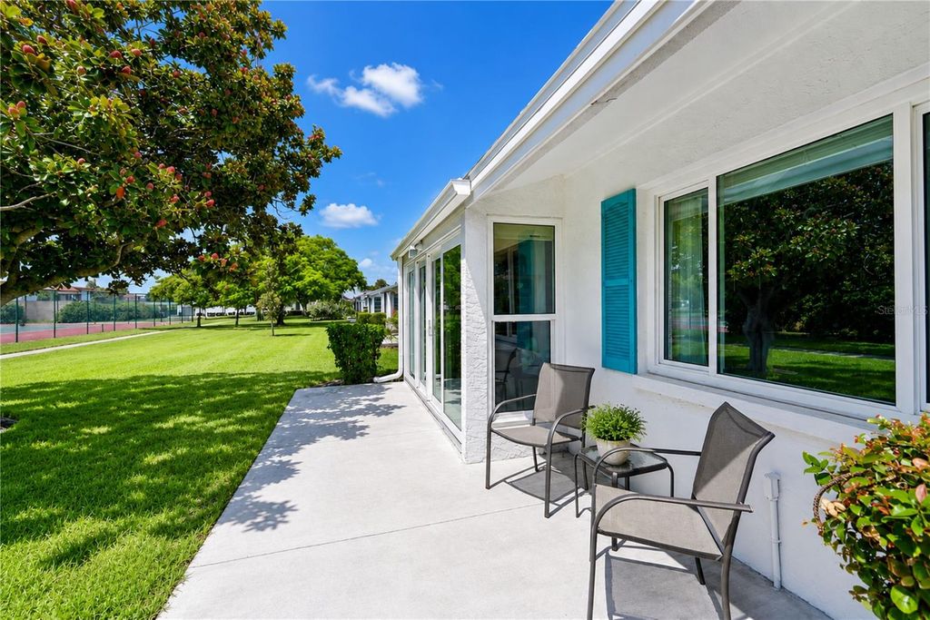 Image 20 of property listing at 9406 ANDOVER CIRCLE, Bradenton, FL 34210
