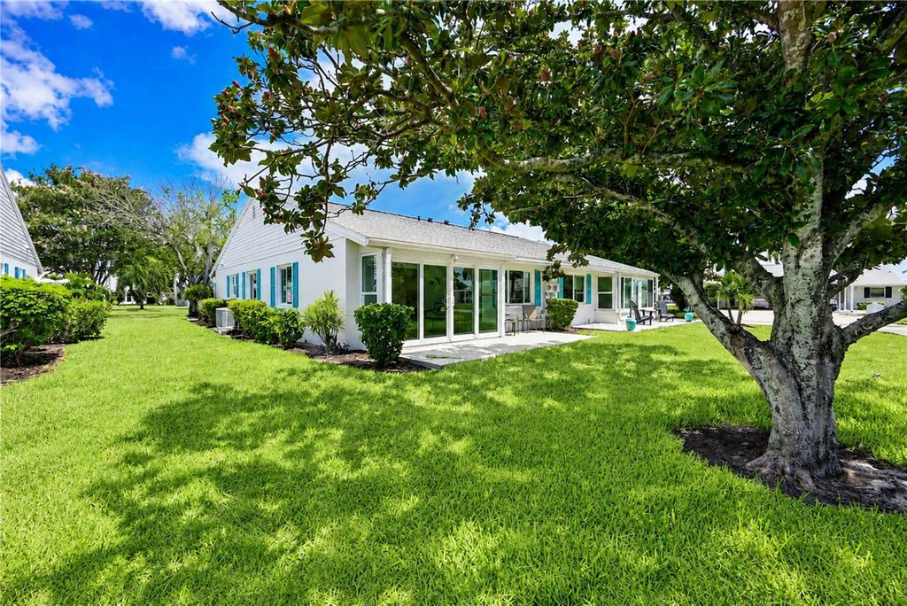 Image 24 of property listing at 9406 ANDOVER CIRCLE, Bradenton, FL 34210