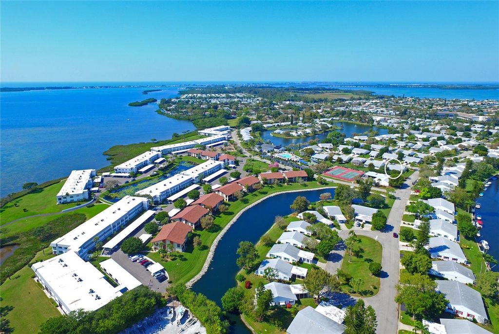 Image 37 of property listing at 9406 ANDOVER CIRCLE, Bradenton, FL 34210