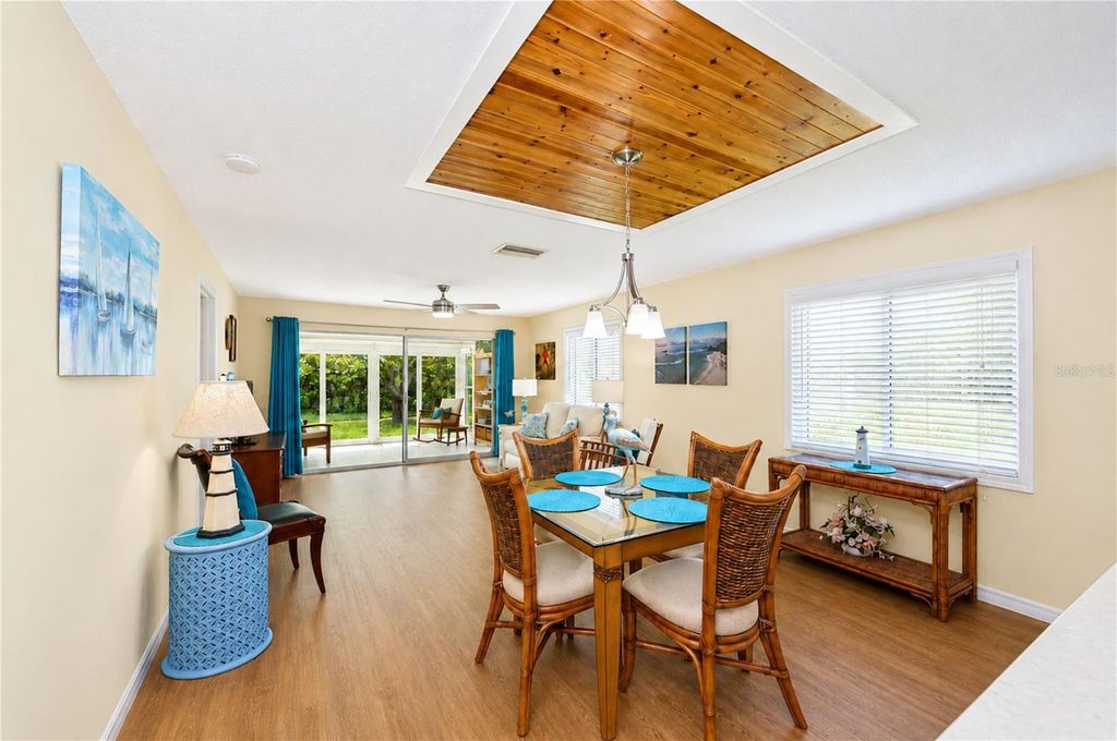 Image 6 of property listing at 9406 ANDOVER CIRCLE, Bradenton, FL 34210