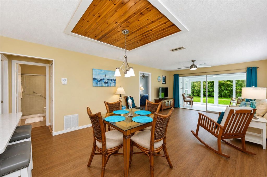 Image 7 of property listing at 9406 ANDOVER CIRCLE, Bradenton, FL 34210