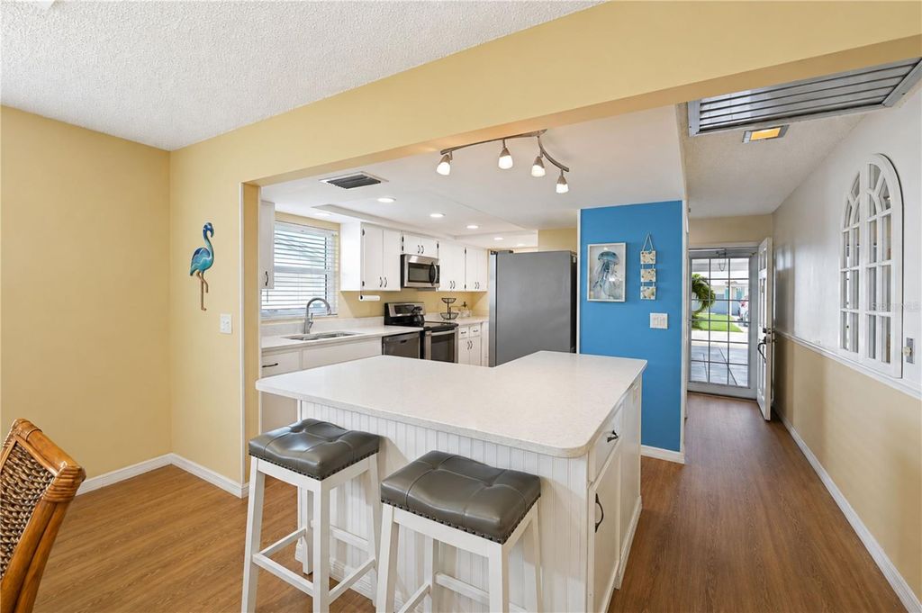 Image 9 of property listing at 9406 ANDOVER CIRCLE, Bradenton, FL 34210