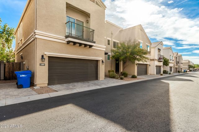 3059 N 33rd Place, Phoenix, AZ 85018