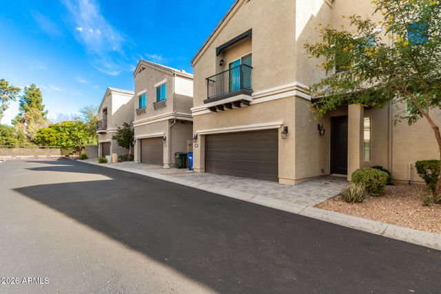 3059 N 33rd Place, Phoenix, AZ 85018