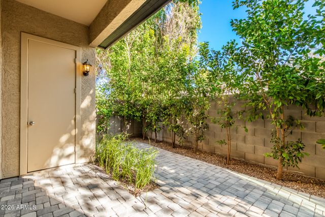 3059 N 33rd Place, Phoenix, AZ 85018