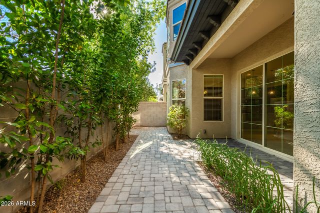 3059 N 33rd Place, Phoenix, AZ 85018