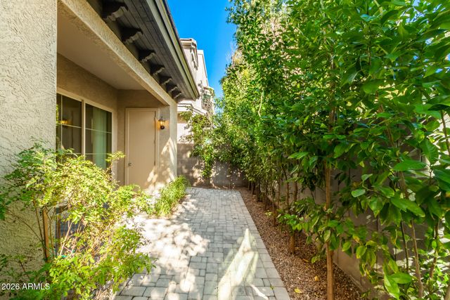 3059 N 33rd Place, Phoenix, AZ 85018