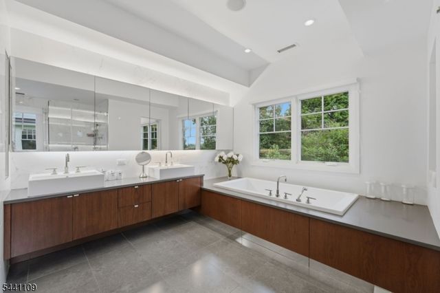 171 Tennyson Dr, Millburn Twp., NJ 07078