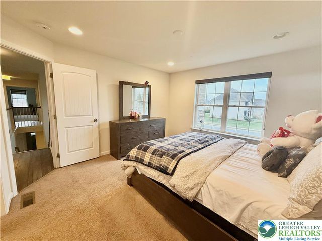 37 Saddle Lane, Palmer Twp, PA 18045