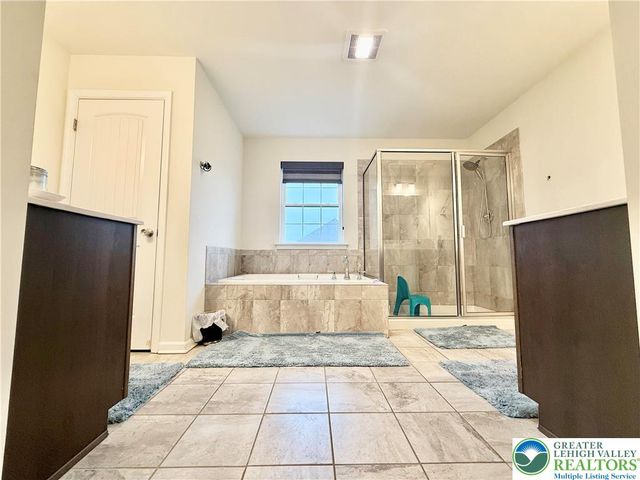 37 Saddle Lane, Palmer Twp, PA 18045