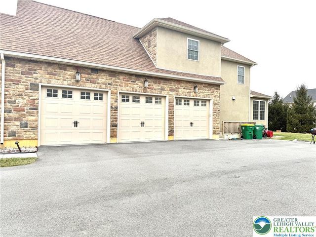37 Saddle Lane, Palmer Twp, PA 18045