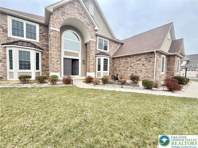 37 Saddle Lane, Palmer Twp, PA 18045