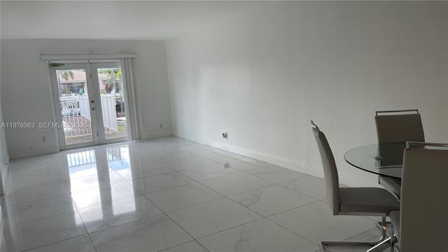 840 Pine Dr 104, Pompano Beach, FL 33060