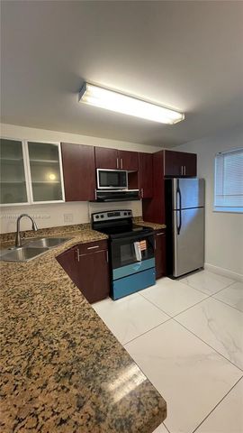 840 Pine Dr 104, Pompano Beach, FL 33060