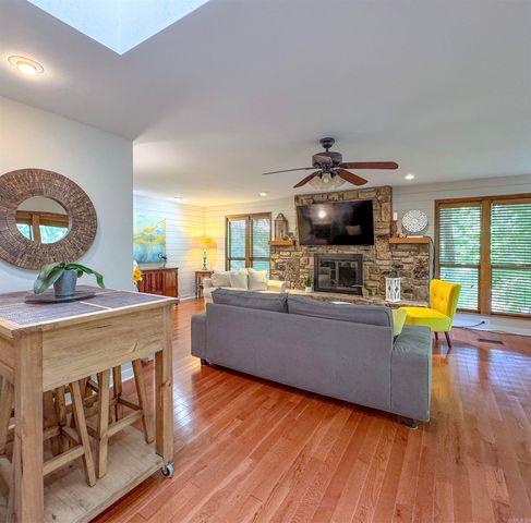 8 Castellon Drive, Hot Springs Village, AR 71909