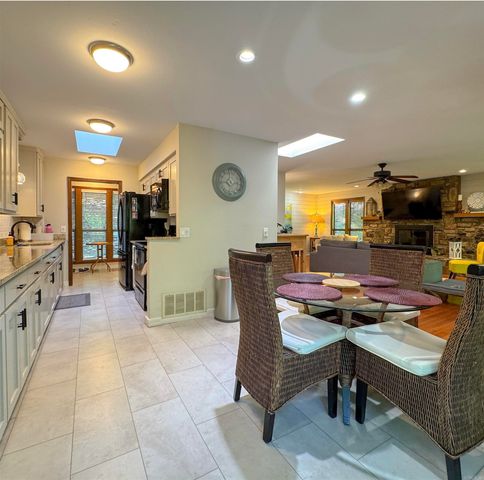 8 Castellon Drive, Hot Springs Village, AR 71909
