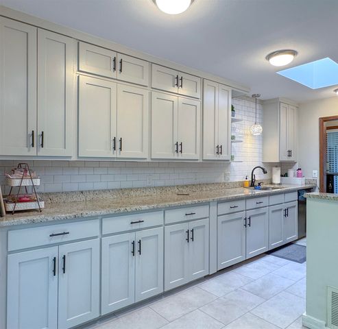 8 Castellon Drive, Hot Springs Village, AR 71909