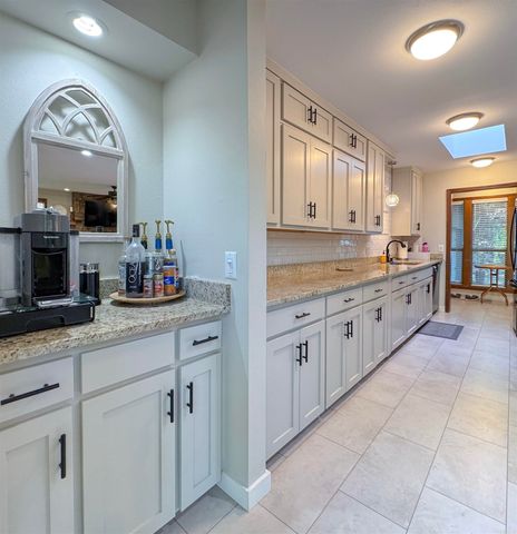 8 Castellon Drive, Hot Springs Village, AR 71909