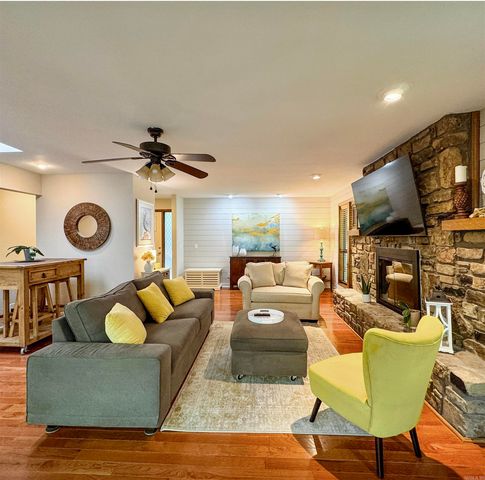 8 Castellon Drive, Hot Springs Village, AR 71909