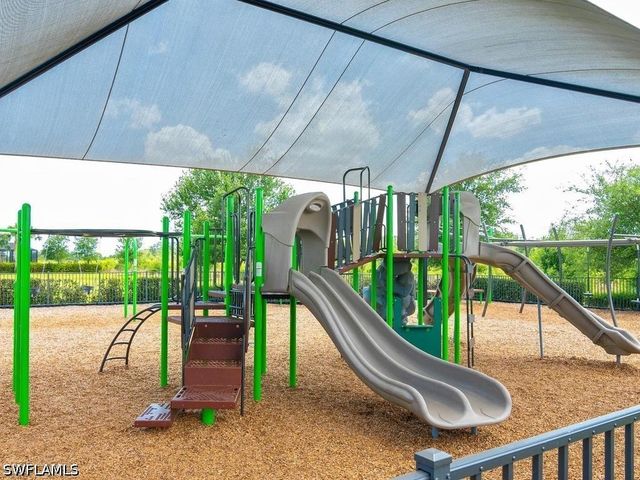 17575 Kinzie LN, Estero, FL 33928