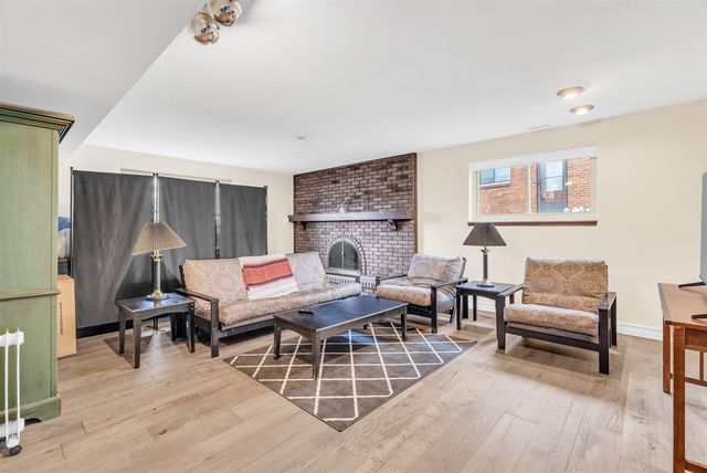 306 Antoinette Drive, Rochester Hills, MI 48309